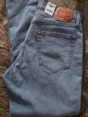 MEN'S LEVI STRAUSS & CO.